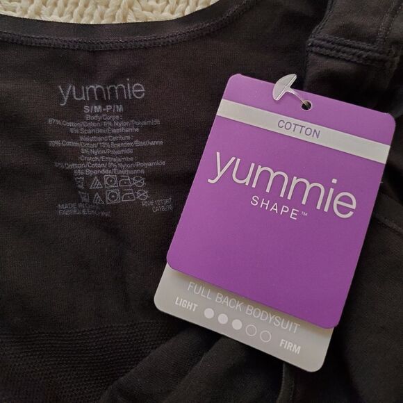 Yummie Scoop Neck Fullback Bodysuit - Picture 11 of 11